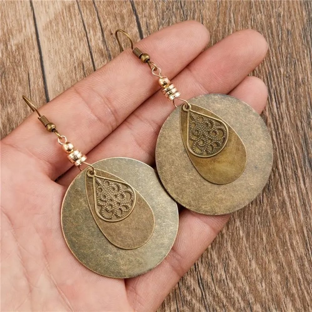 NEW! Goldtone boho circle earrings